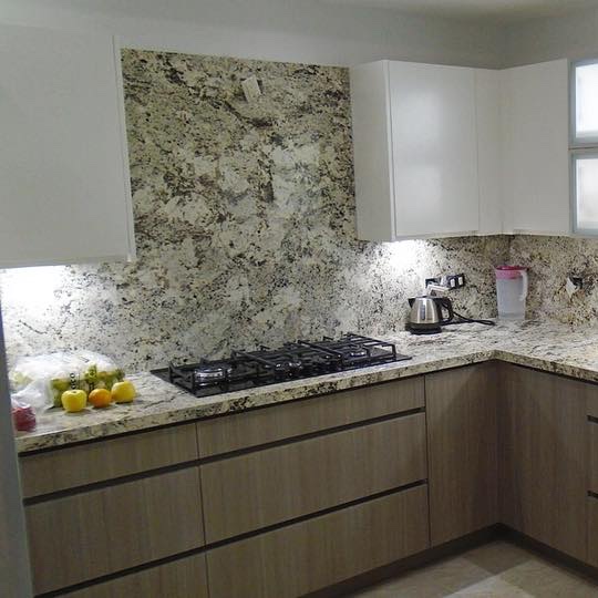 Granito alaska white 2.jpg