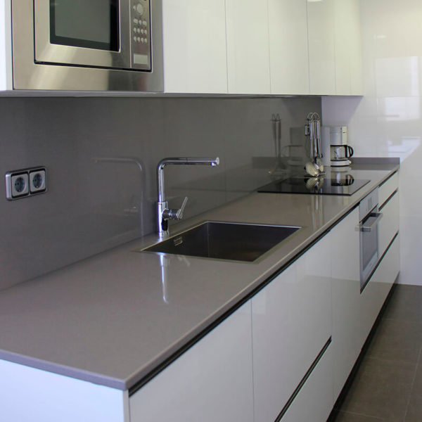 ambiente_cuarzo_silestone_gris_expo-2-600x600.jpg